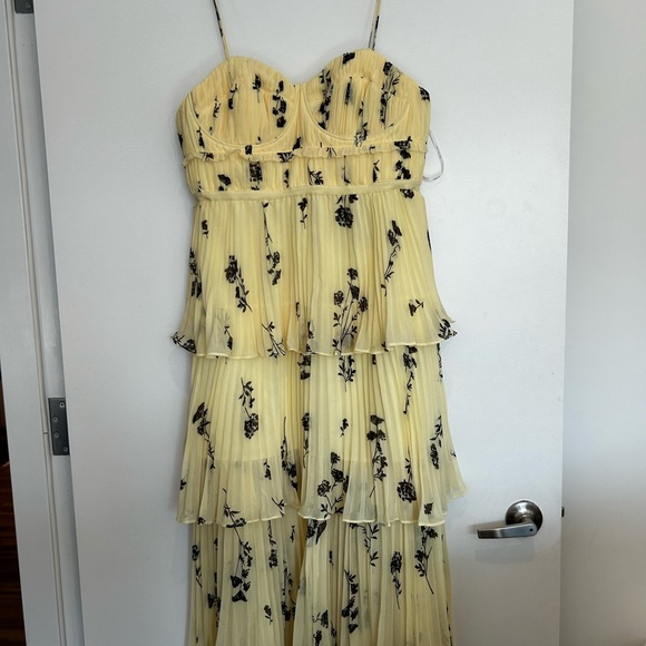 Self-portrait Yellow silhouette chiffon tiered midi dress - US size 10 - Picture 2 of 9